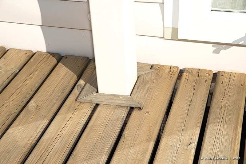 MONTAGE D'UN STORE BANNE SUR UN MOBIL-HOME